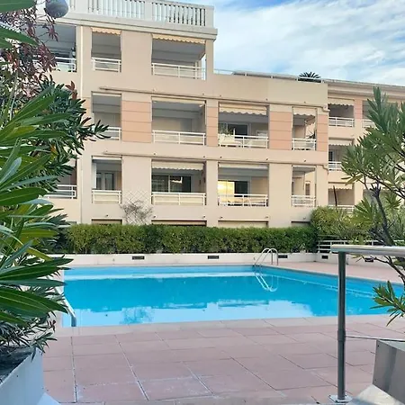 Port Azur Apartment *
